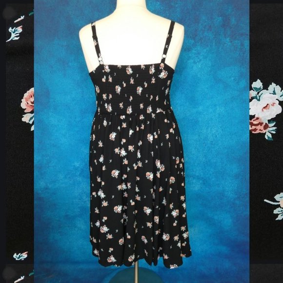 NWT Torrid Black Floral Challis Sharkbite Dress 2X - Picture 8 of 13